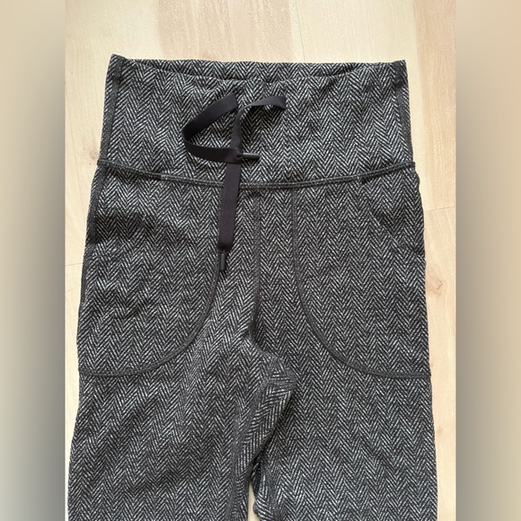 Lululemon Sz 0 Skinny Will Herringbone Design Leggings Front Pockets Cropped - Picture 3 of 6